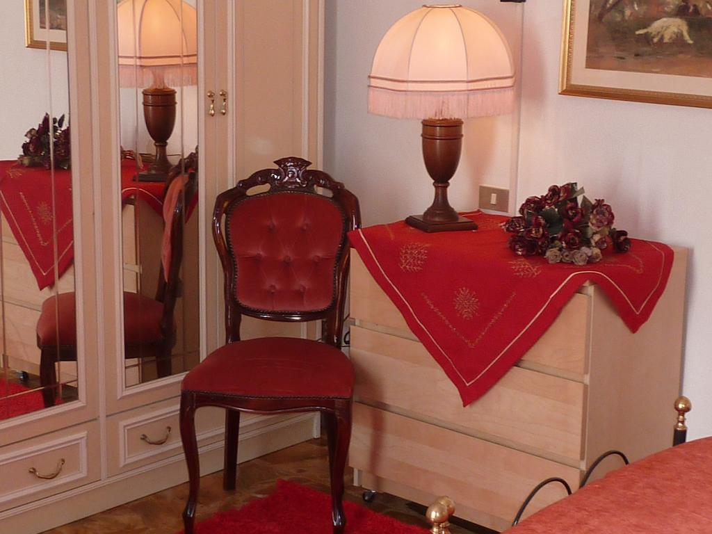 Hotel Primettahouse San Gimignano Habitación foto